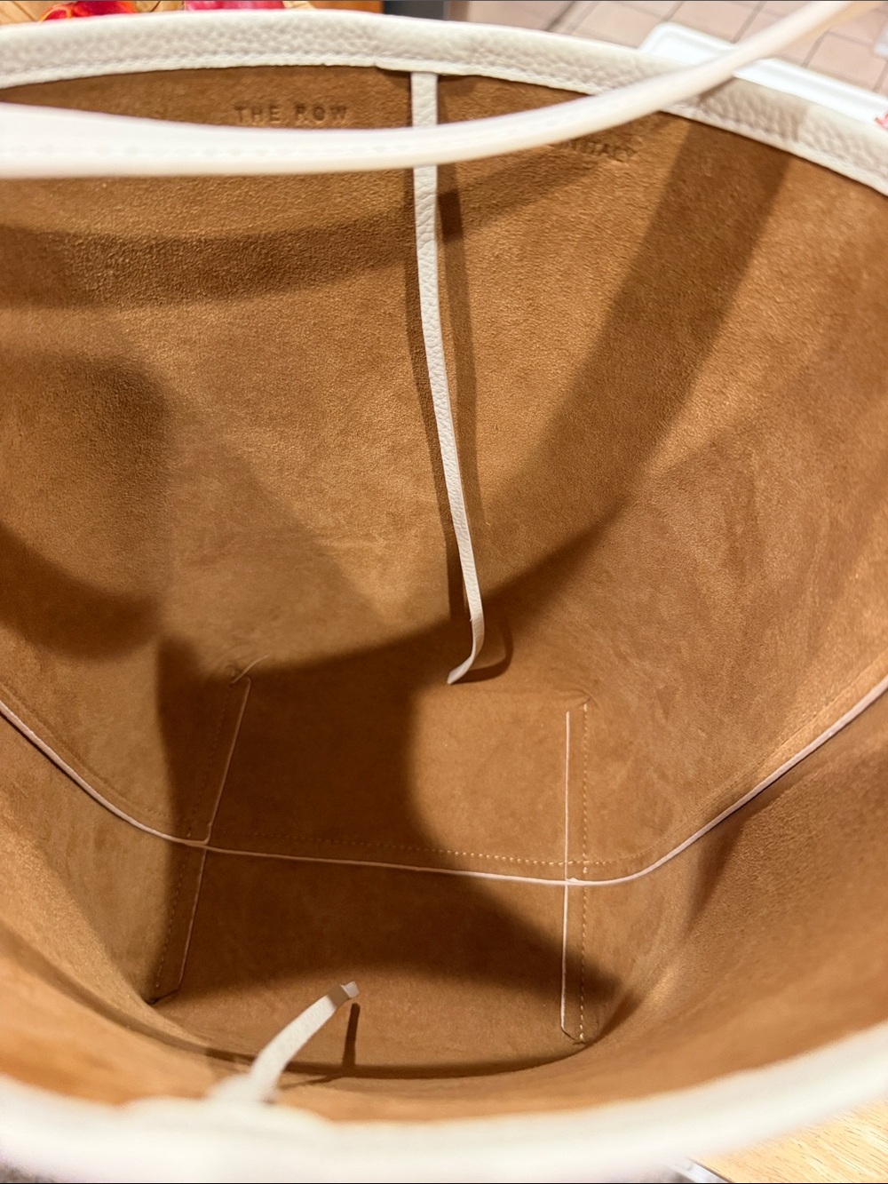 The Row inspired Cream Leather Park tote - Picture 3 of 6